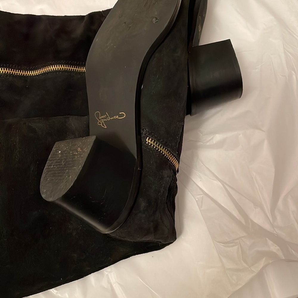 🔥Sale🔥Beautiful Black suede boots that can be worn over the knee or cuffed.EUC - Picture 5 of 5
